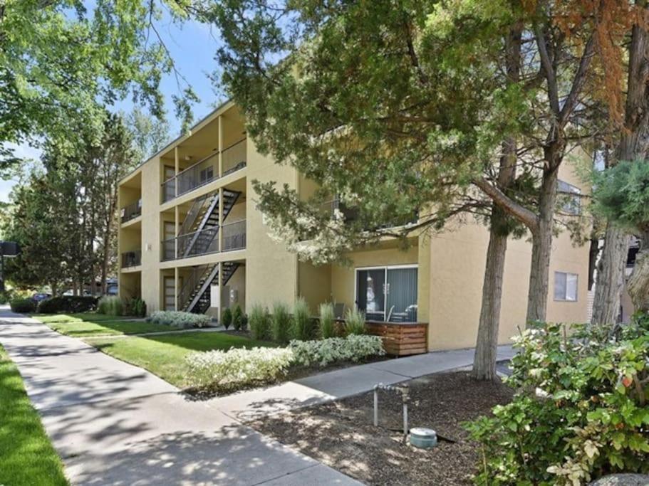 Condo 24! Prized Location. Modern! Bright! Enjoy! Boise Exterior foto